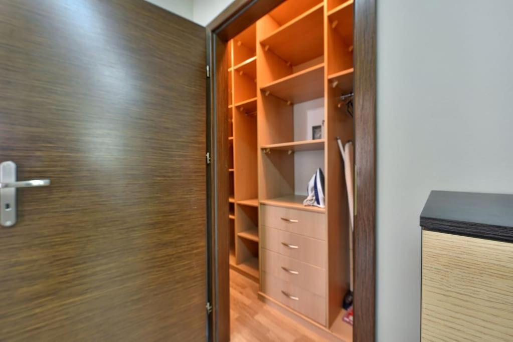 Argentis Wiezienna Apartment Wroclaw Luaran gambar